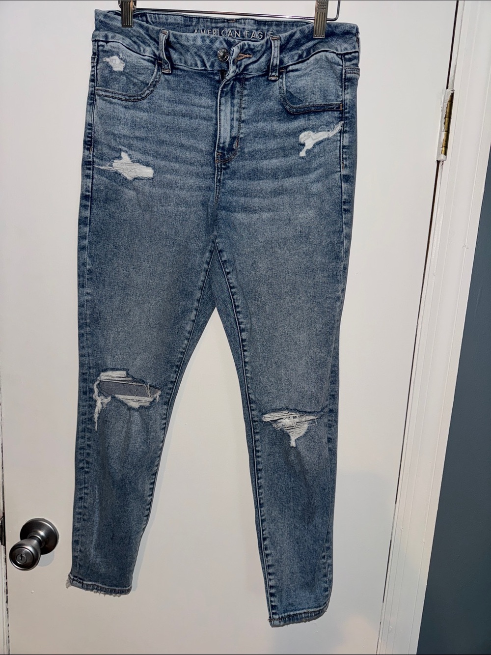 American Eagle Outfitters Women's Ripped Skinny Jeans - Medium Blue